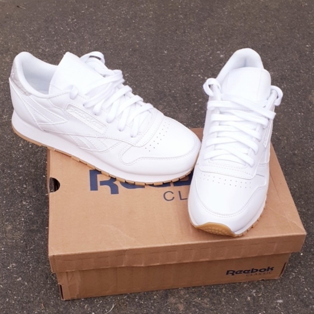 **BRAND NEW IN BOX** Womens Reebok Leather Classic Sneakers